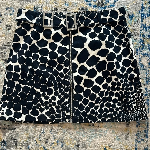 SUPER CUTE! TOPSHOP BLACK & WHITE FULL ZIP SKIRT SIZE 12 -‎ NEW WITHOUT TAGS - Picture 1 of 7